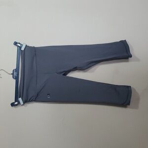 Under Armour Gray cropped leggings size small